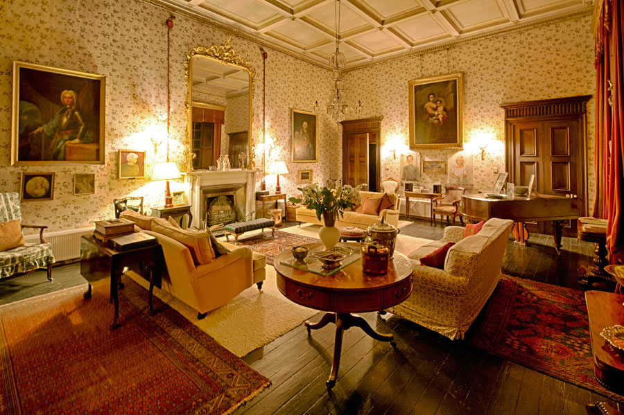 Evening in the drawing room